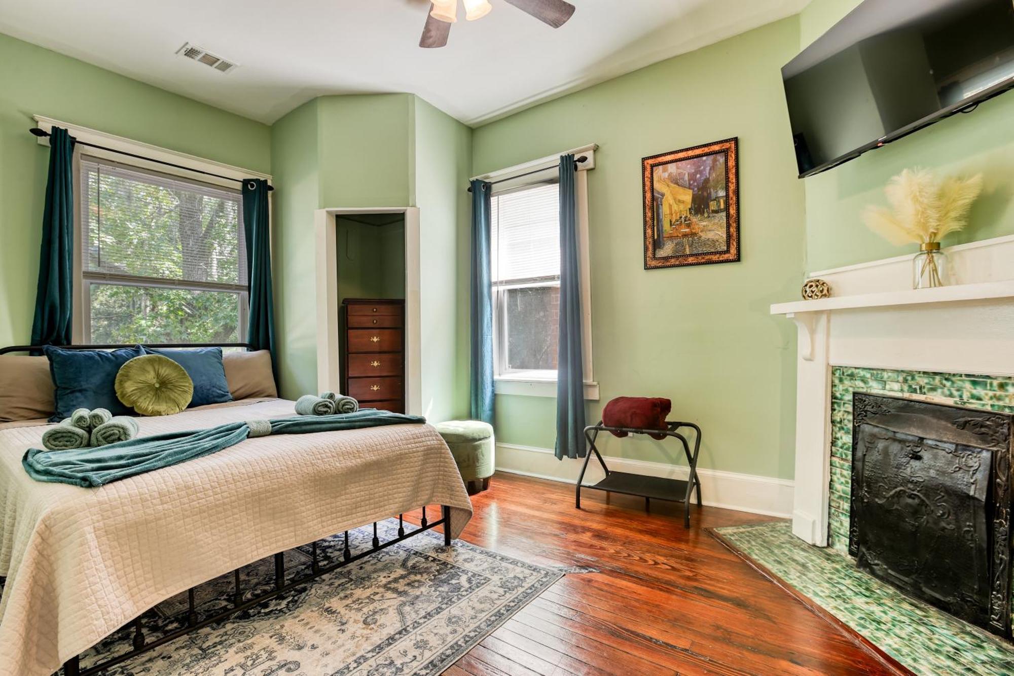 Ferienhaus 5min To Dt, Forsyth, River St & Starland- Historic *