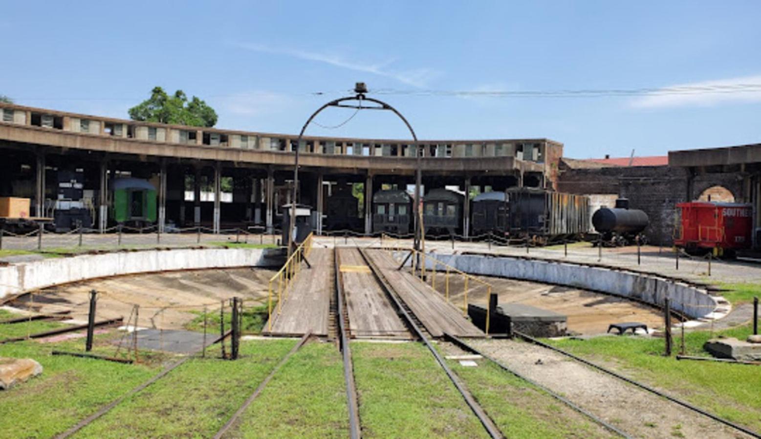 5min To Dt, Forsyth, River St & Starland- Historic Ferienhaus *