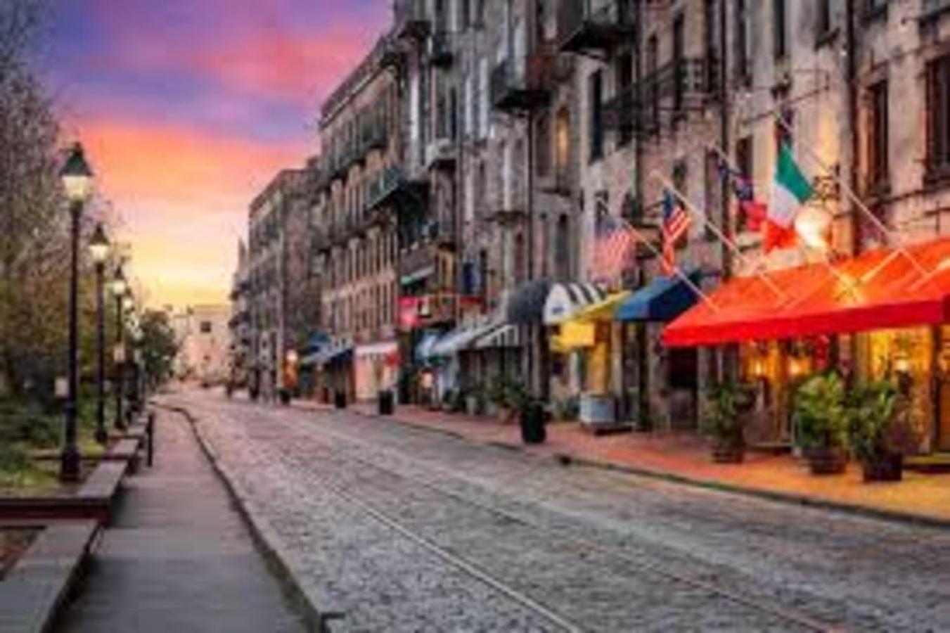 Ferienhaus 5min To Dt, Forsyth, River St & Starland- Historic